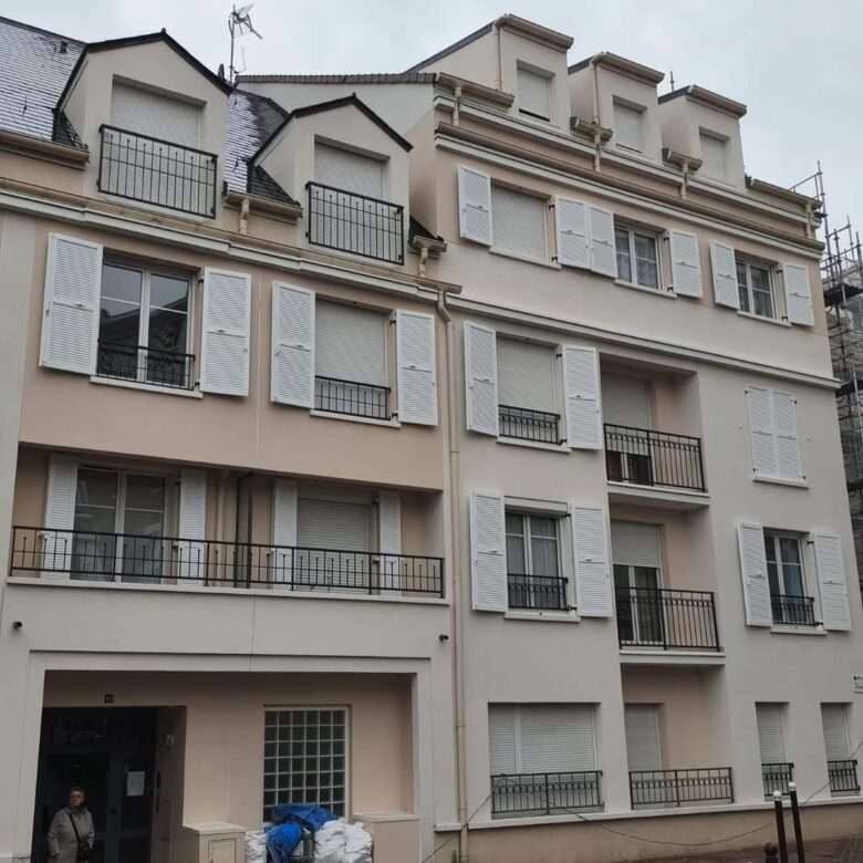 POSE VOLET BATTANT EN PVC COPROPRIETE VILLIERS SUR MARNE